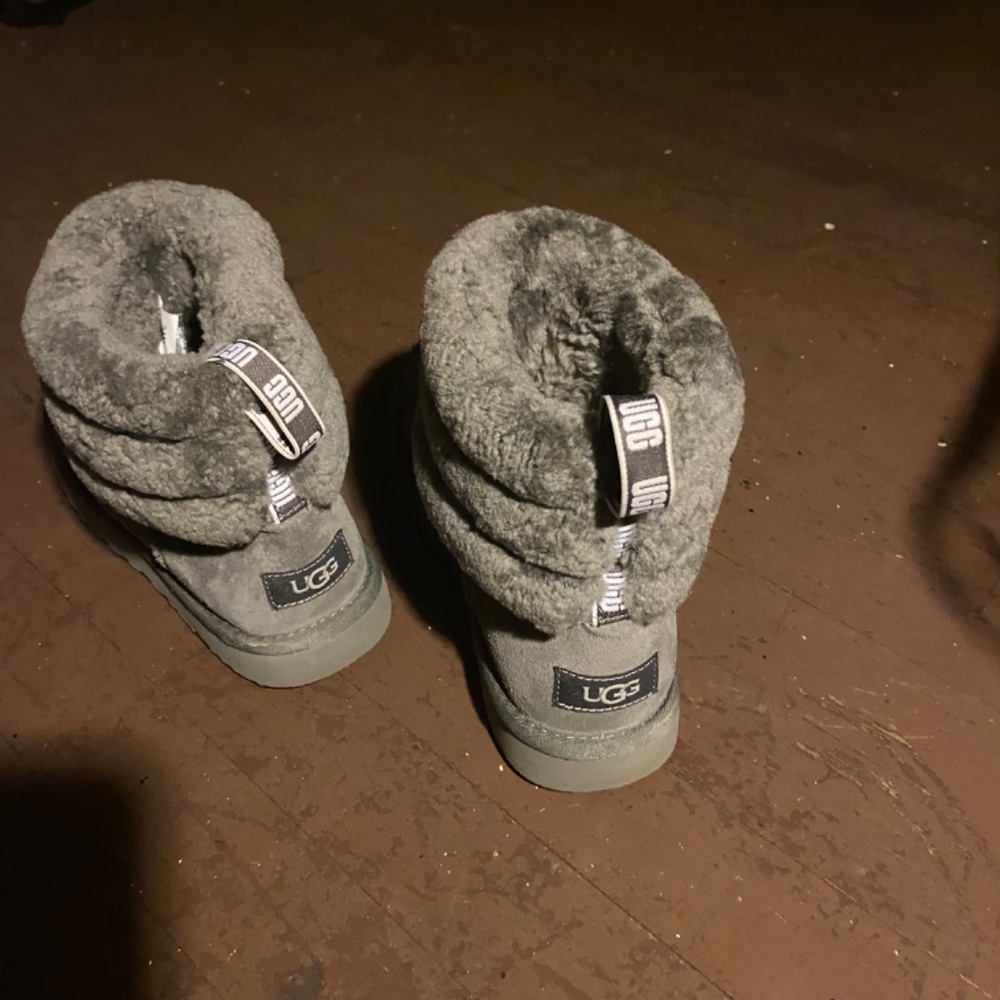 Uggs - image 2